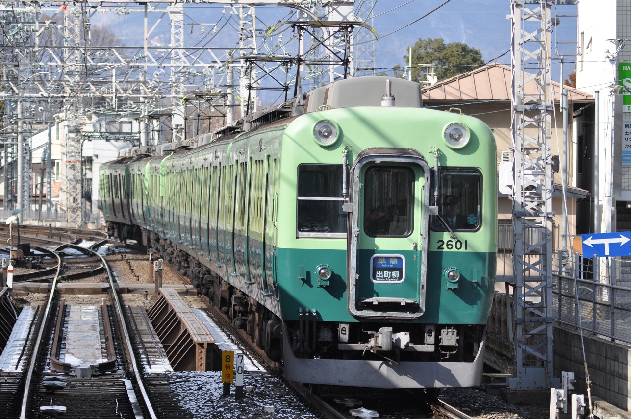 シールナンバーの旧塗装車 京阪日々新